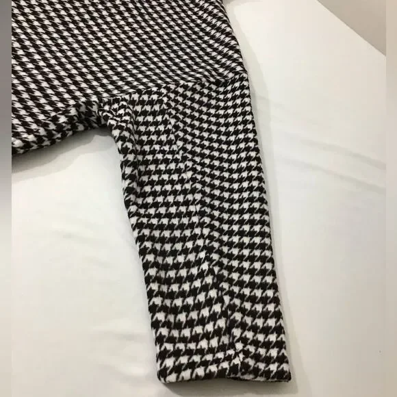 Old Navy Black & Whitee Houndstooth Coat New Size XL